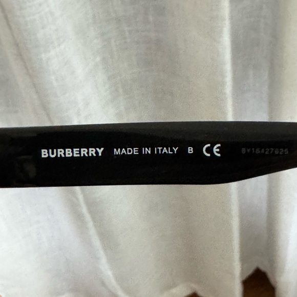 Burberry Black Geometric Sunglasses - Picture 4 of 6